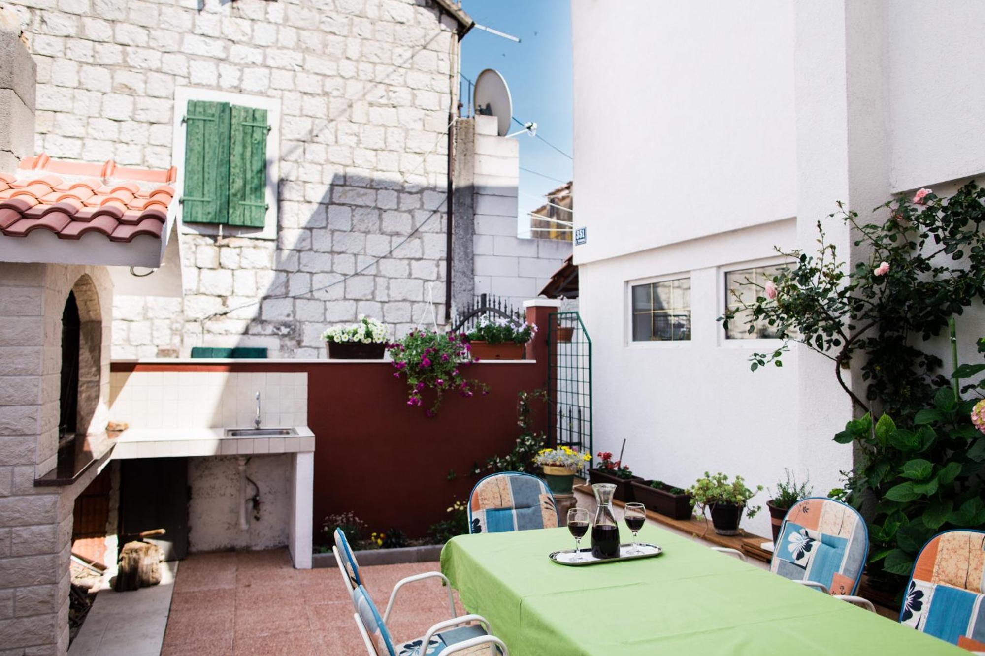 Apartments Kanajet Kaštela エクステリア 写真